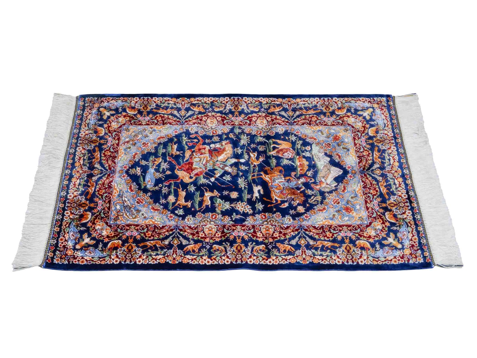 Ghom Maschinenteppich "Banu" 90 x 60 cm aus pflanzlicher Seide (Viskose) mit Jagdmotiv, Marineblau. Teppichnummer: V13NY054H. Persian Luxury Collection by Khademi. Made in Iran / Persia – Vertrieb durch JUPITER Intl.