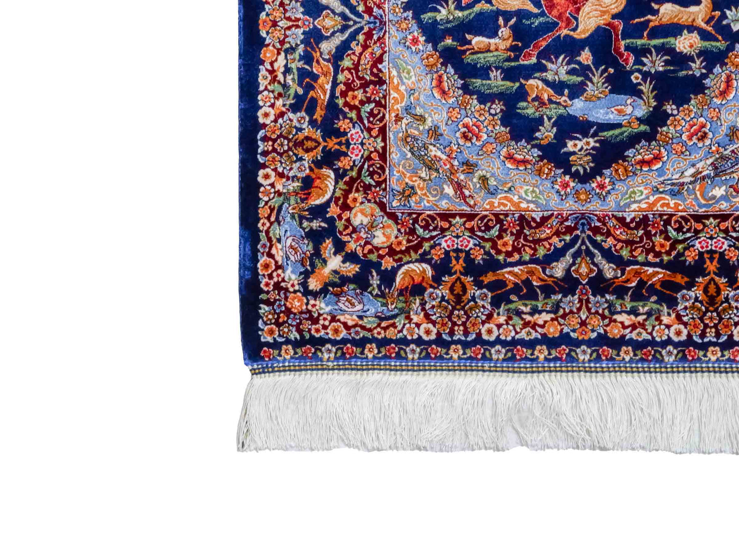 Ghom Maschinenteppich "Banu" 90 x 60 cm aus pflanzlicher Seide (Viskose) mit Jagdmotiv, Marineblau. Teppichnummer: V13NY054H. Persian Luxury Collection by Khademi. Made in Iran / Persia – Vertrieb durch JUPITER Intl.