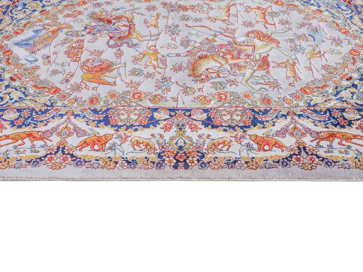 Ghom Maschinenteppich "Banu" 90 x 60 cm, mit Jagdmotiv, Silber-Grau, aus pflanzlicher Seide (Viskose), Hand-Finished. Teppichnummer: V13SV054H. Persian Luxury Collection by Khademi. Made in Iran / Persia – Vertrieb durch JUPITER Intl.