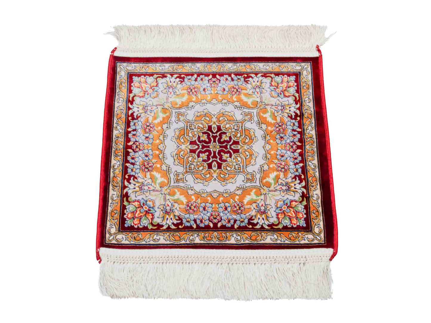 Ghom Maschinenteppich "Behzad" 40 x 40 cm aus pflanzlicher Seide (Viskose) mit Medaillon, Rot. Teppichnummer: V15RD016M. Persian Luxury Collection by Khademi. Made in Iran / Persia – Vertrieb durch JUPITER Intl.