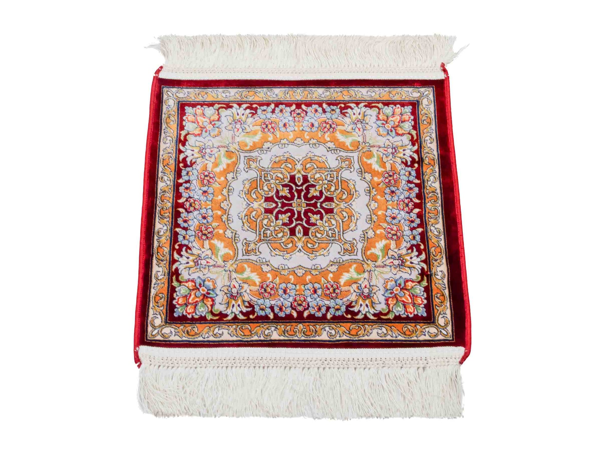 Ghom Maschinenteppich "Behzad" 40 x 40 cm aus pflanzlicher Seide (Viskose) mit Medaillon, Rot. Teppichnummer: V15RD016M. Persian Luxury Collection by Khademi. Made in Iran / Persia – Vertrieb durch JUPITER Intl.