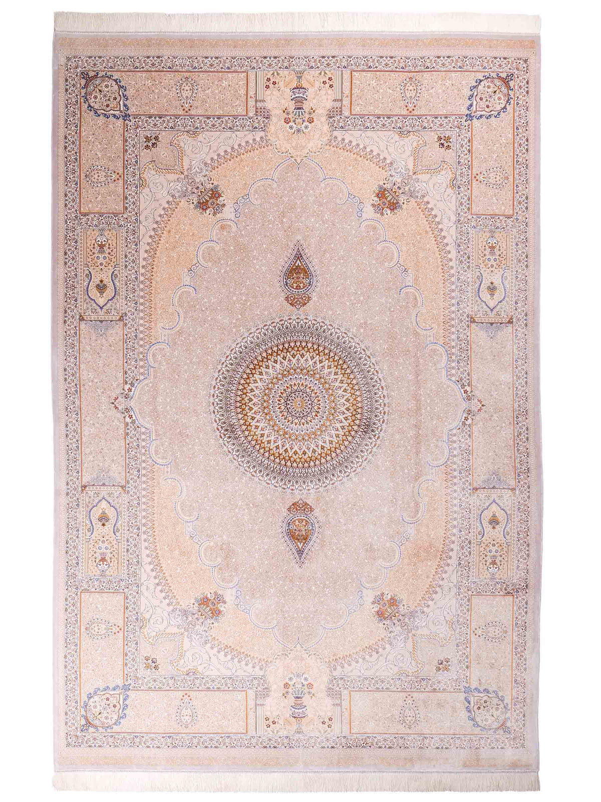 Ghom Maschinenteppich "Bijan" 300 x 200 cm, mit Medaillon, aus pflanzlicher Seide (Viskose), Silber-Grau-Gold. Teppichnummer: V16SV600H. Persian Luxury Collection by Khademi. Made in Iran / Persia – Vertrieb durch JUPITER Intl.