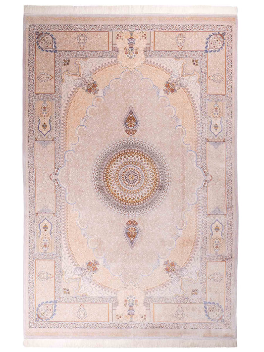 Ghom Maschinenteppich "Bijan" 300 x 200 cm, mit Medaillon, aus pflanzlicher Seide (Viskose), Silber-Grau-Gold. Teppichnummer: V16SV600H. Persian Luxury Collection by Khademi. Made in Iran / Persia – Vertrieb durch JUPITER Intl.