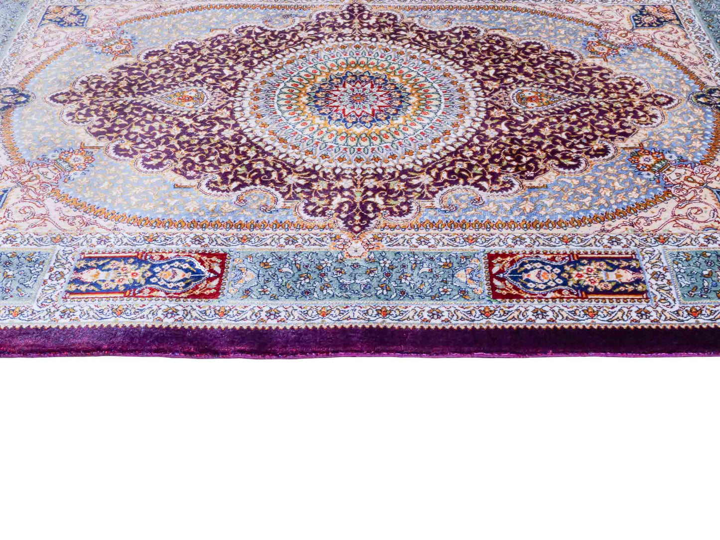 Ghom Maschinenteppich "Bijan" 90 x 60 cm aus pflanzlicher Seide (Viskose) mit Medaillon, Lila / Violett. Teppichnummer: V16AE054H. Persian Luxury Collection by Khademi. Made in Iran / Persia – Vertrieb durch JUPITER Intl.