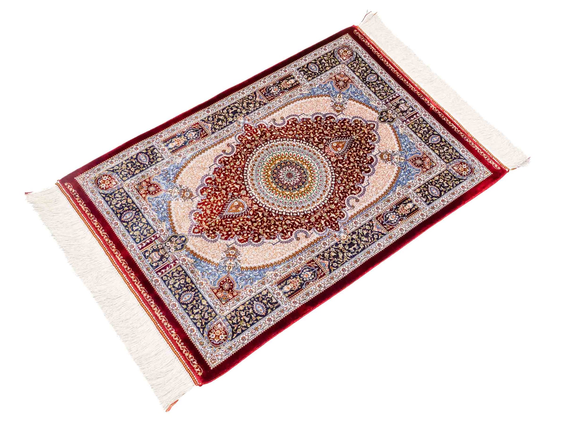 Ghom Maschinenteppich "Bijan" 90 x 60 cm aus pflanzlicher Seide (Viskose) mit Medaillon, Rot. Teppichnummer: V16RD054H. Persian Luxury Collection by Khademi. Made in Iran / Persia – Vertrieb durch JUPITER Intl.