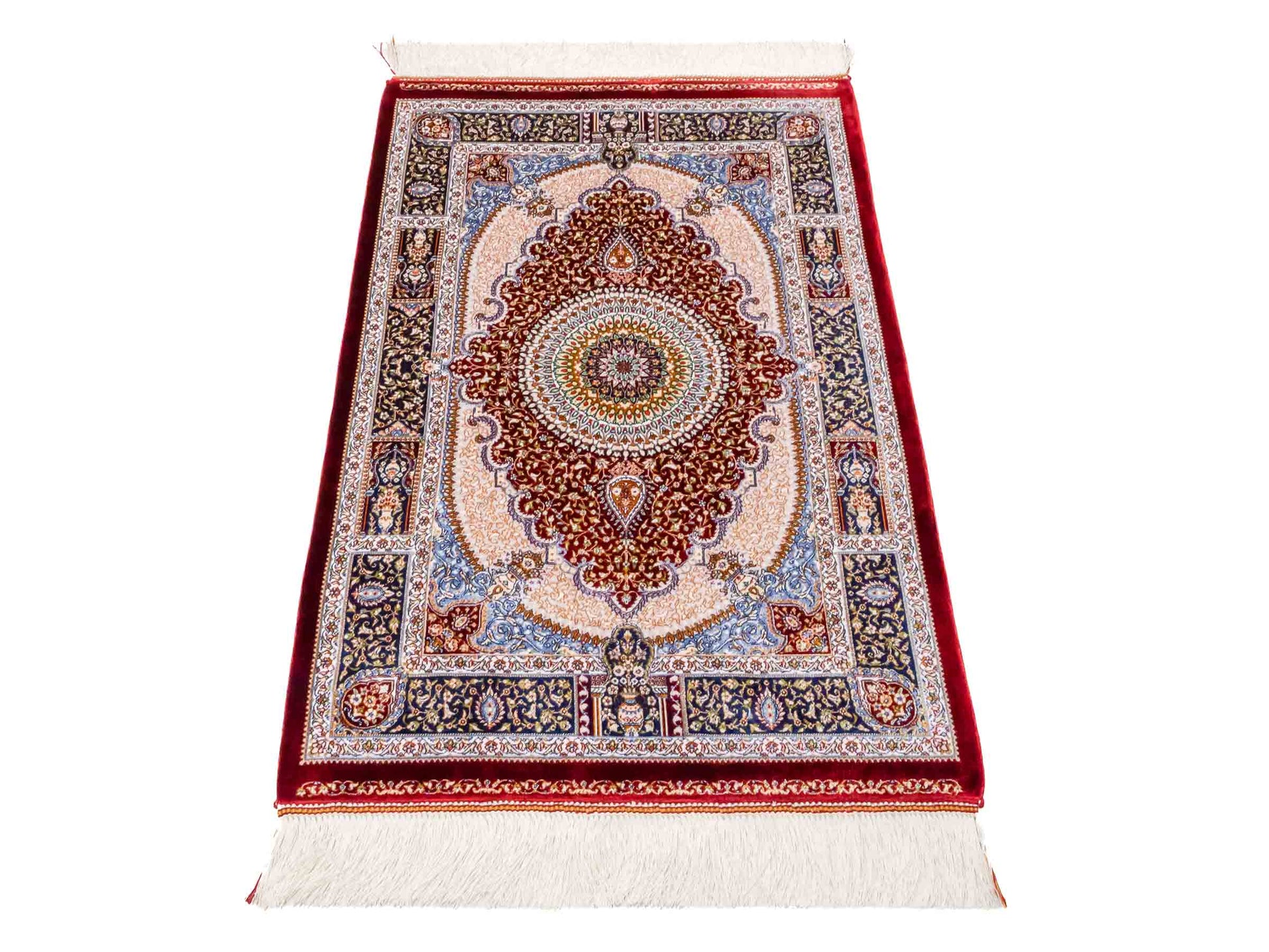 Ghom Maschinenteppich "Bijan" 90 x 60 cm aus pflanzlicher Seide (Viskose) mit Medaillon, Rot. Teppichnummer: V16RD054H. Persian Luxury Collection by Khademi. Made in Iran / Persia – Vertrieb durch JUPITER Intl.