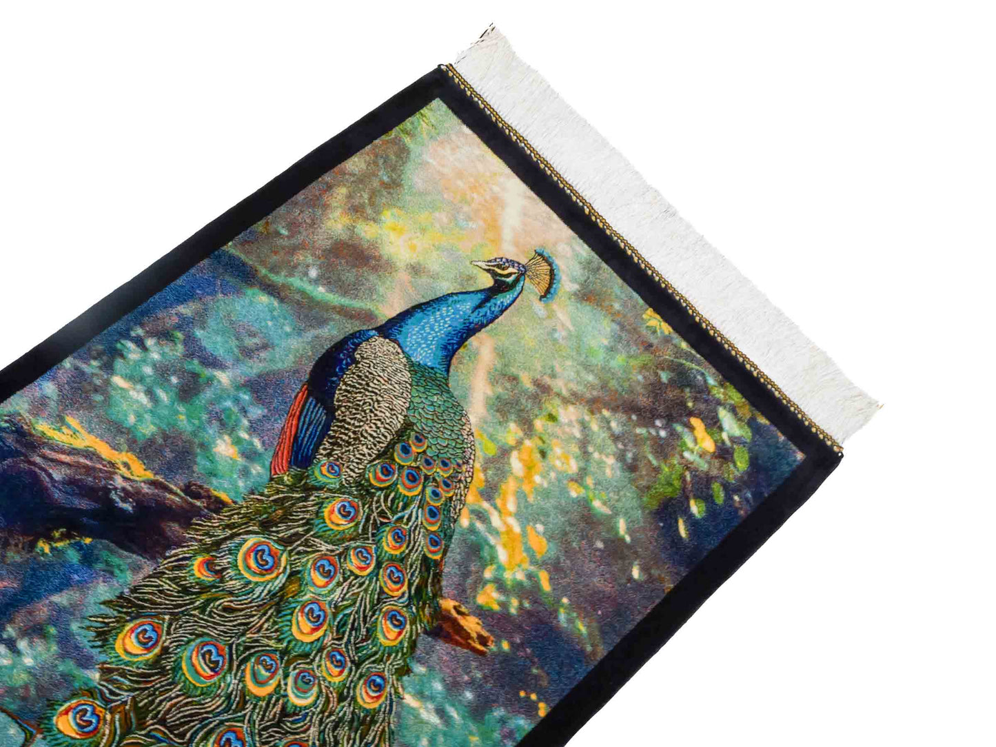 Ghom Maschinenteppich "Blauer Pfau" 90 x 60 cm aus pflanzlicher Seide (Viskose) mit Bildmotiv, Schwarz, Grün. Teppichnummer: V58MC054H. Persian Luxury Collection by Khademi. Made in Iran / Persia – Vertrieb durch JUPITER Intl.