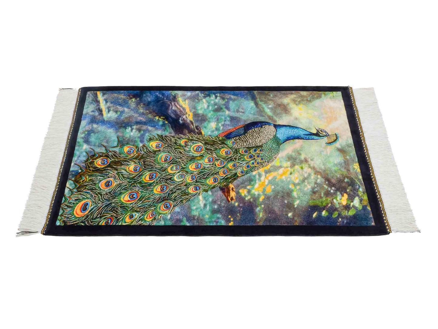 Ghom Maschinenteppich "Blauer Pfau" 90 x 60 cm aus pflanzlicher Seide (Viskose) mit Bildmotiv, Schwarz, Grün. Teppichnummer: V58MC054H. Persian Luxury Collection by Khademi. Made in Iran / Persia – Vertrieb durch JUPITER Intl.