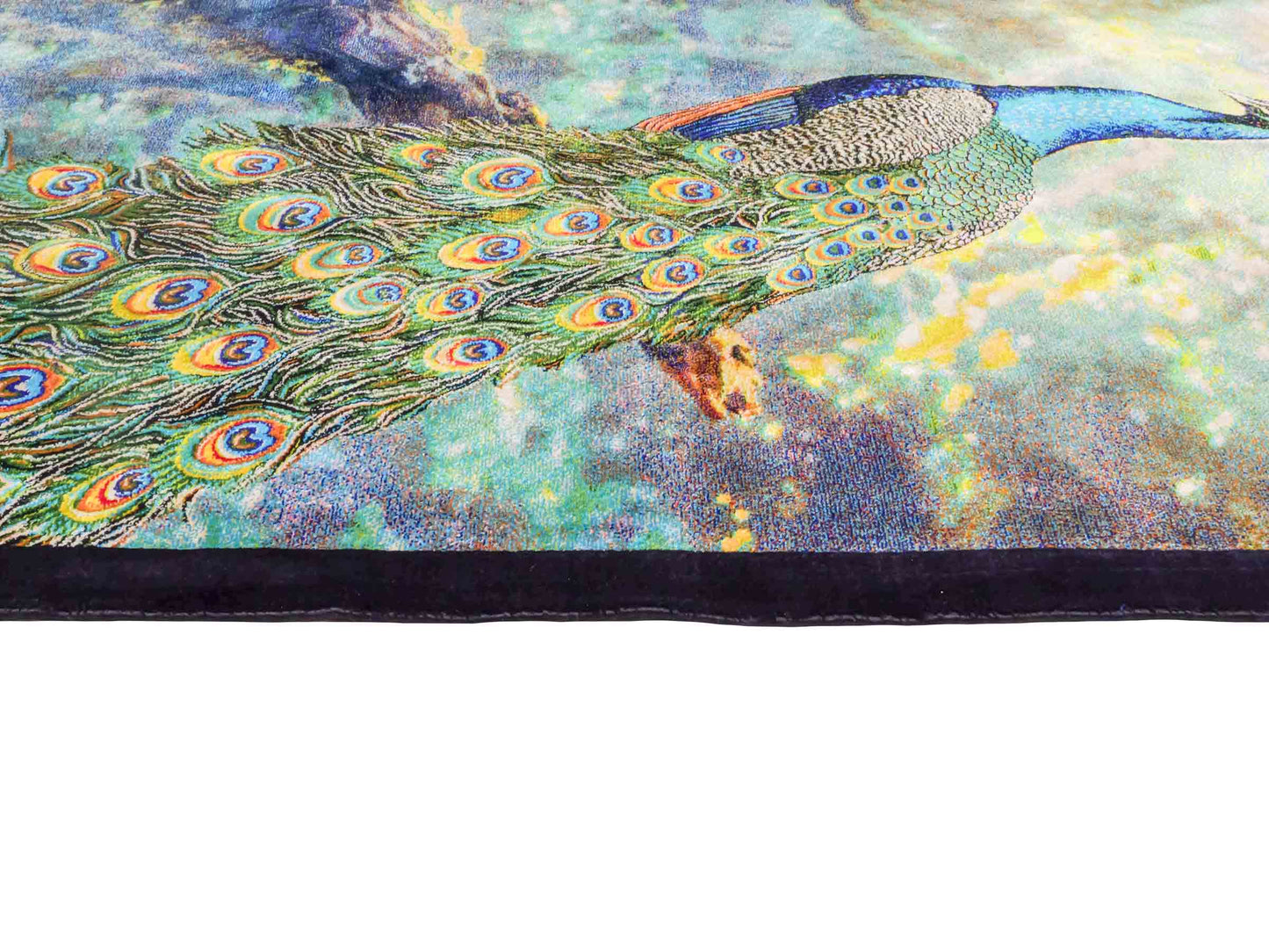 Ghom Maschinenteppich "Blauer Pfau" 90 x 60 cm aus pflanzlicher Seide (Viskose) mit Bildmotiv, Schwarz, Grün. Teppichnummer: V58MC054H. Persian Luxury Collection by Khademi. Made in Iran / Persia – Vertrieb durch JUPITER Intl.