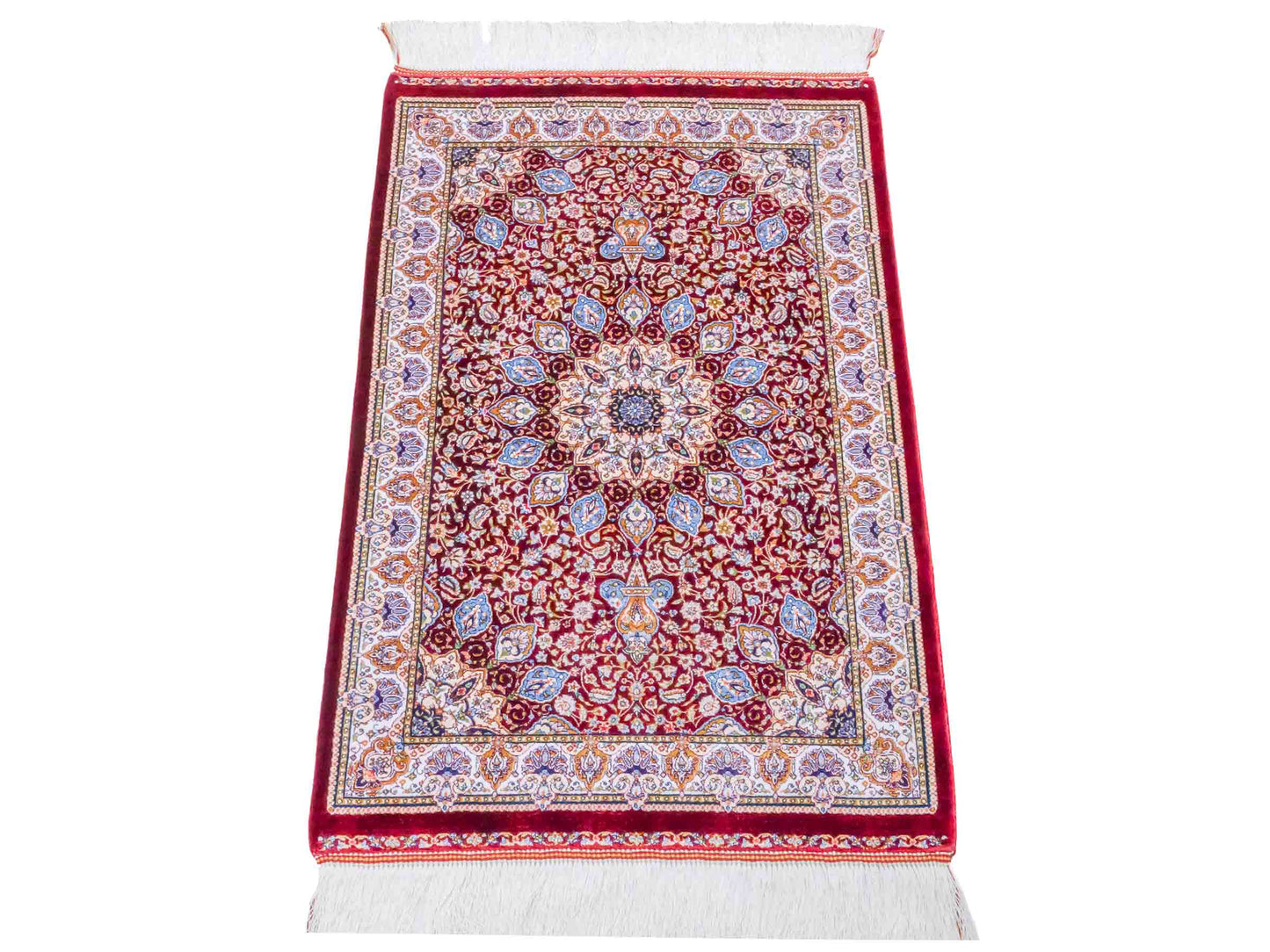 Ghom Maschinenteppich "Borzin" 90 x 60 cm aus pflanzlicher Seide (Viskose) mit Medaillon, Rot. Teppichnummer: V17RD054H. Persian Luxury Collection by Khademi. Made in Iran / Persia – Vertrieb durch JUPITER Intl.