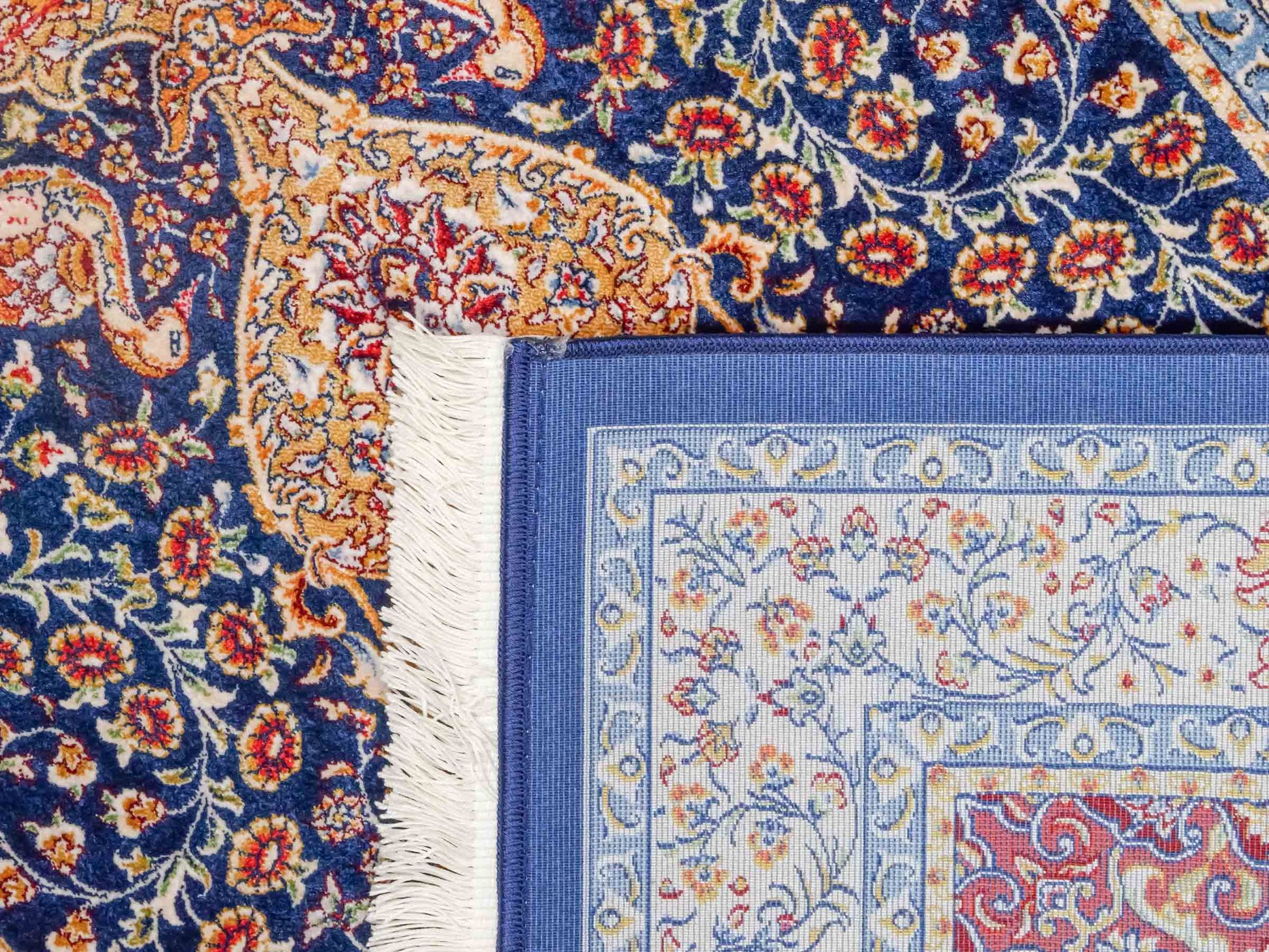 Ghom Maschinenteppich "Chobin" 90 x 60 cm aus pflanzlicher Seide (Viskose) mit Medaillon, Navy-Blau. Teppichnummer: V18NY054M. Persian Luxury Collection by Khademi. Made in Iran / Persia – Vertrieb durch JUPITER Intl.
