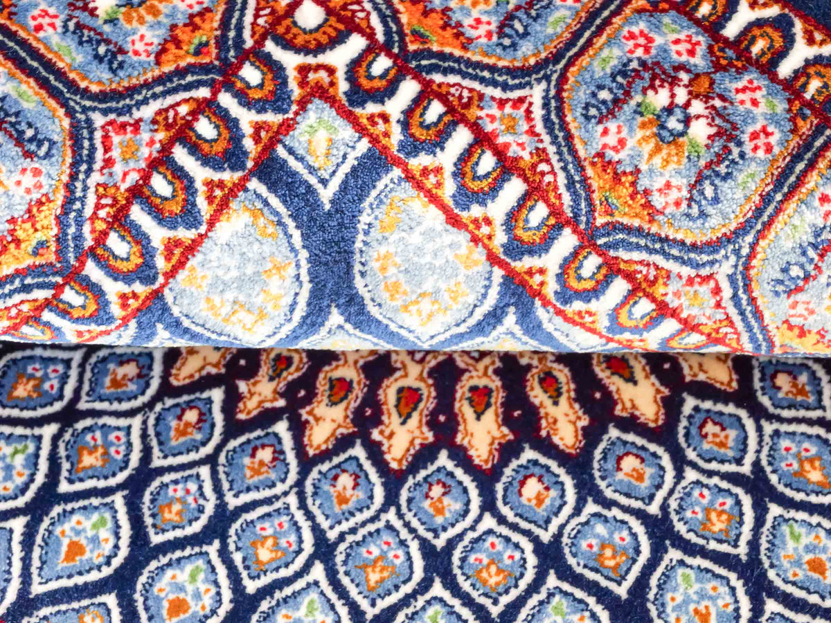 Ghom Maschinenteppich "Dara" 50 x 50 cm, mit Medaillon, Marineblau, aus pflanzlicher Seide (Viskose), Hand-Finished. Teppichnummer: V19NY025H. Persian Luxury Collection by Khademi. Made in Iran / Persia – Vertrieb durch JUPITER Intl.