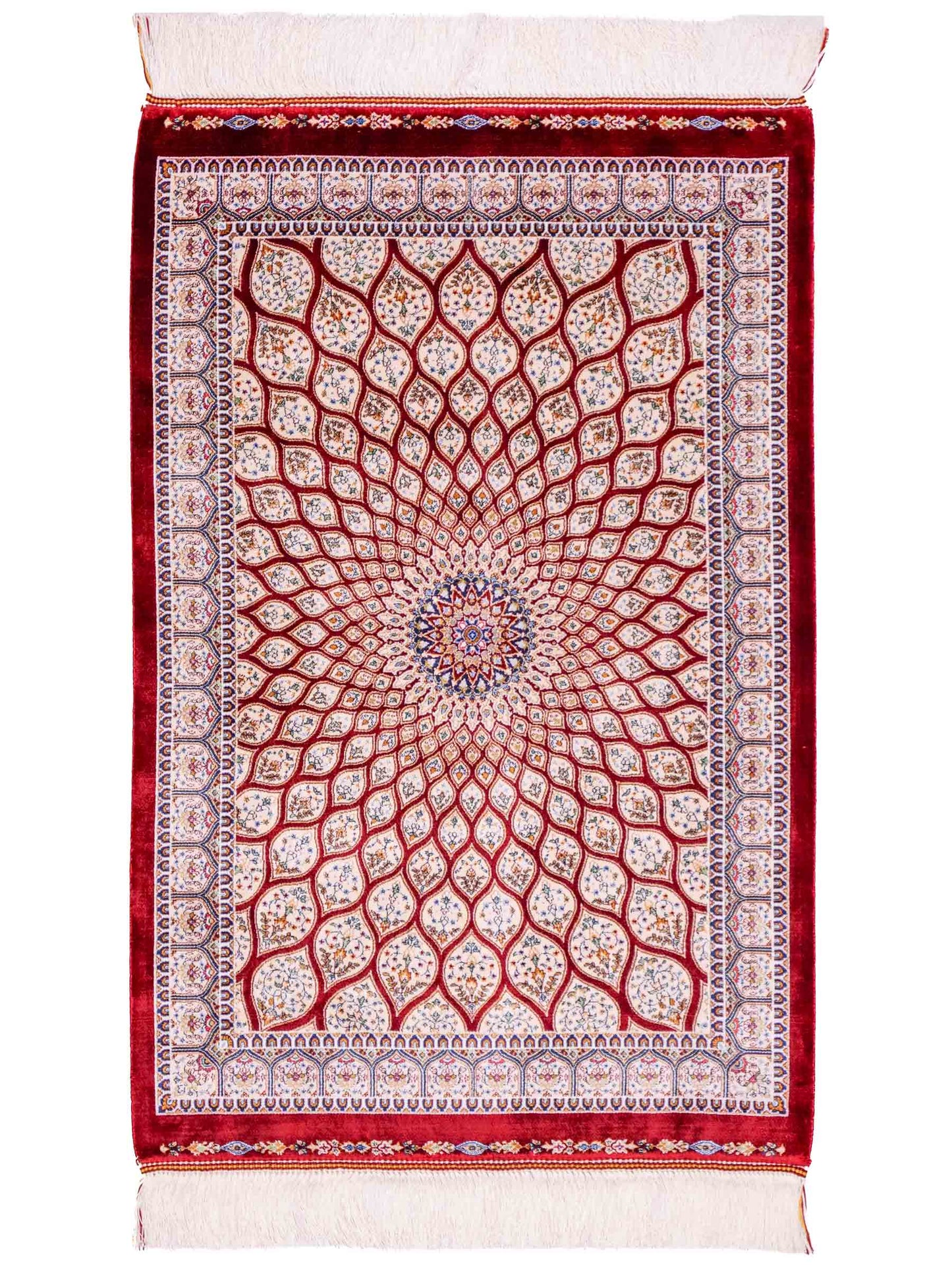 Ghom Maschinenteppich "Dara" 90 x 60 cm aus pflanzlicher Seide (Viskose) mit Gumbad-Medaillon, Rot. Teppichnummer: V19RD054H. Persian Luxury Collection by Khademi. Made in Iran / Persia – Vertrieb durch JUPITER Intl.
