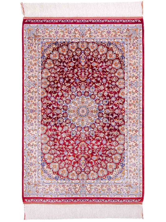 Ghom Maschinenteppich "Darab" 90 x 60 cm aus pflanzlicher Seide (Viskose) mit Medaillon, Rot. Teppichnummer: V20RD054H. Persian Luxury Collection by Khademi. Made in Iran / Persia – Vertrieb durch JUPITER Intl.