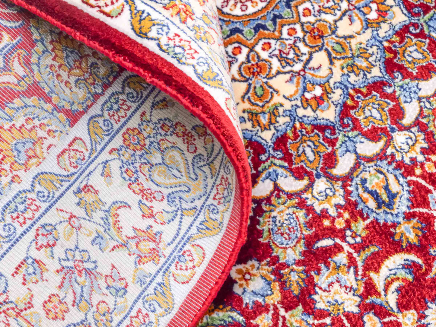 Ghom Maschinenteppich "Darab" 90 x 60 cm aus pflanzlicher Seide (Viskose) mit Medaillon, Rot. Teppichnummer: V20RD054H. Persian Luxury Collection by Khademi. Made in Iran / Persia – Vertrieb durch JUPITER Intl.
