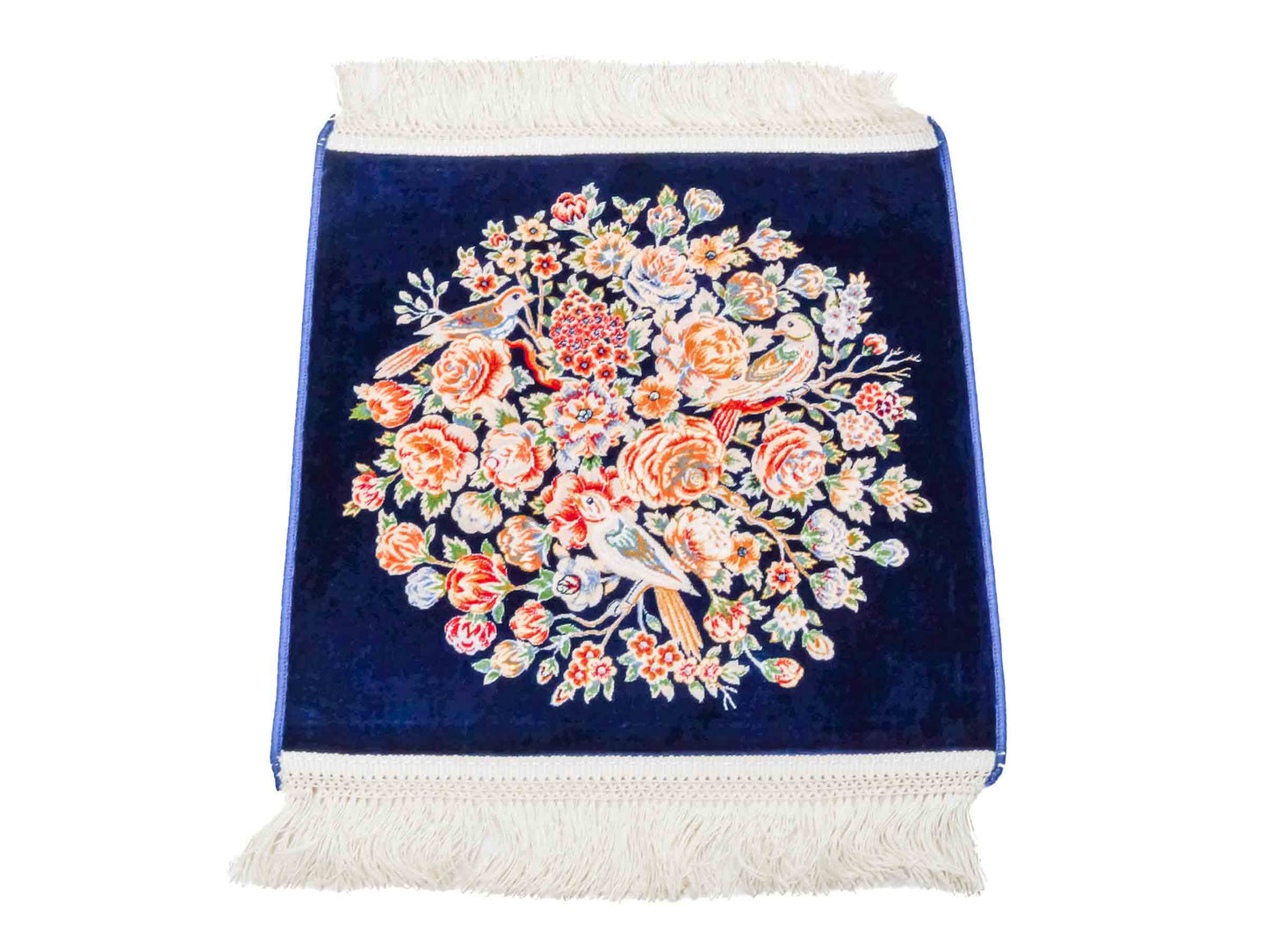 Ghom Maschinenteppich "Dastan" 40 x 40 cm aus pflanzlicher Seide (Viskose) mit floralem Bildmotiv, Navy-Blau. Teppichnummer: V21NY016M. Persian Luxury Collection by Khademi. Made in Iran / Persia – Vertrieb durch JUPITER Intl.