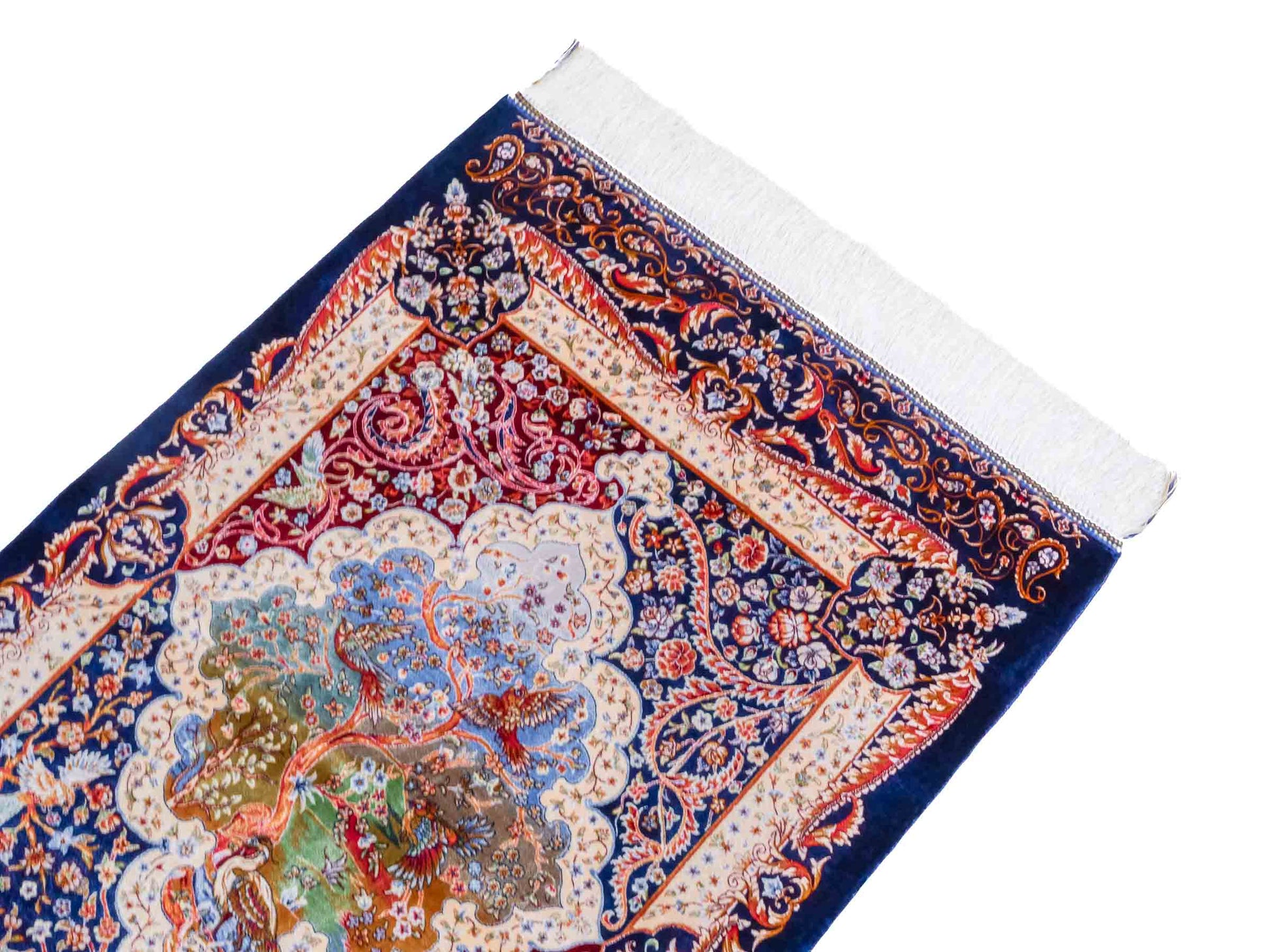 Ghom Maschinenteppich "Faranak" 90 x 60 cm aus pflanzlicher Seide (Viskose) mit Medaillon & Bildmotiv, Navy-Blau. Teppichnummer: V24NY054H. Persian Luxury Collection by Khademi. Made in Iran / Persia – Vertrieb durch JUPITER Intl.