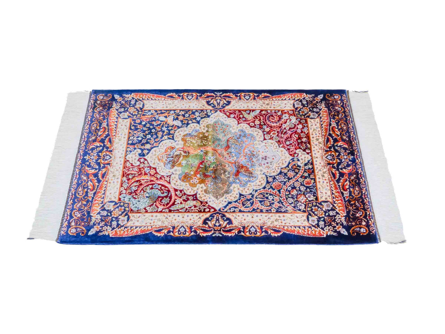 Ghom Maschinenteppich "Faranak" 90 x 60 cm aus pflanzlicher Seide (Viskose) mit Medaillon & Bildmotiv, Navy-Blau. Teppichnummer: V24NY054H. Persian Luxury Collection by Khademi. Made in Iran / Persia – Vertrieb durch JUPITER Intl.