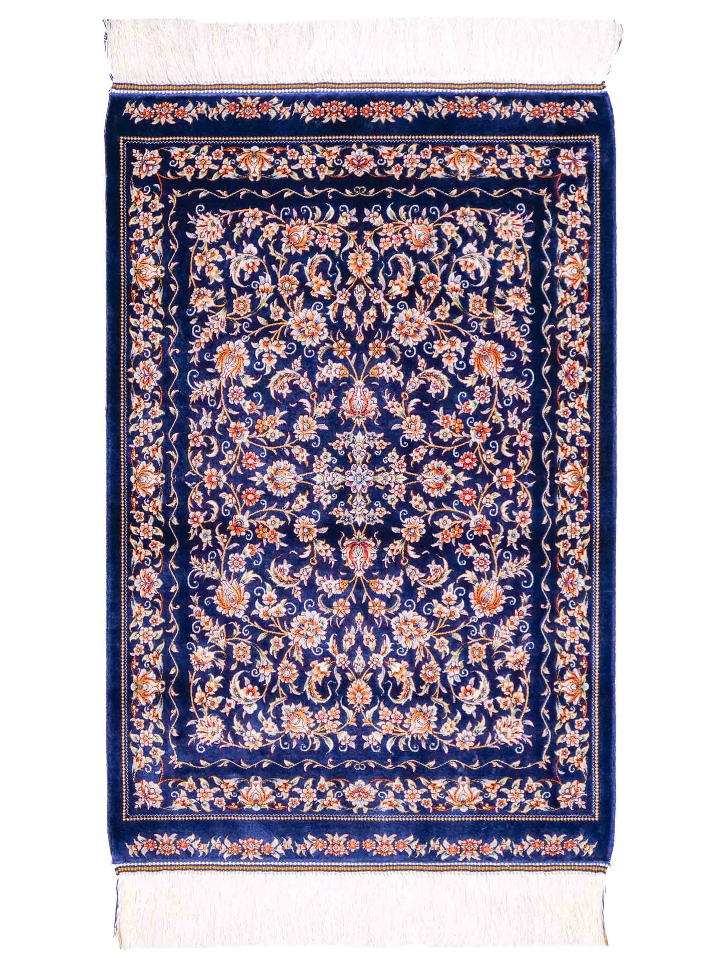 Ghom Maschinenteppich "Faravahar" 90 x 60 cm aus pflanzlicher Seide (Viskose) mit Allover-Design, Dunkelblau. Teppichnummer: V37NY054H. Persian Luxury Collection by Khademi. Made in Iran / Persia – Vertrieb durch JUPITER Intl.