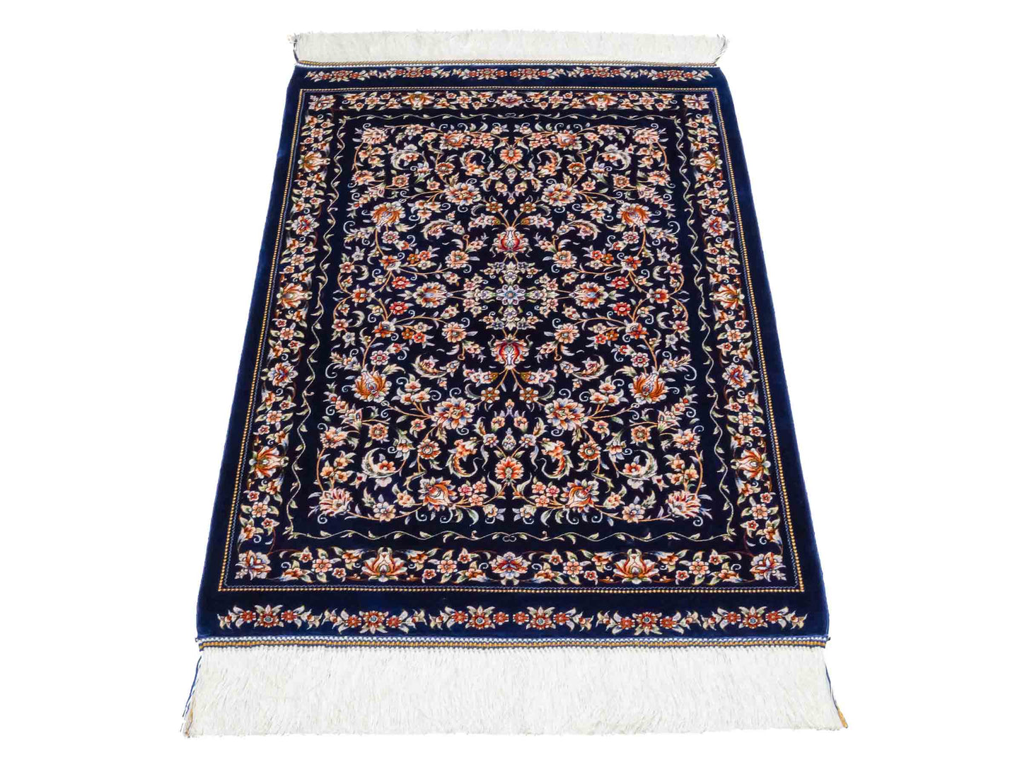 Ghom Maschinenteppich "Faravahar" 90 x 60 cm aus pflanzlicher Seide (Viskose) mit Allover-Design, Dunkelblau. Teppichnummer: V37NY054H. Persian Luxury Collection by Khademi. Made in Iran / Persia – Vertrieb durch JUPITER Intl.