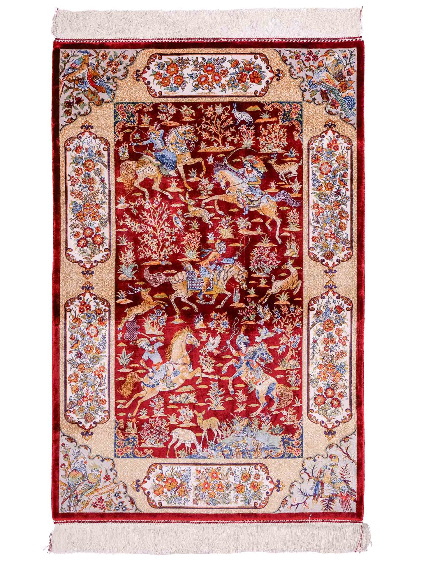 Ghom Maschinenteppich "Fariborz" 120 x 80 cm aus pflanzlicher Seide (Viskose) mit Jagdmotiv, Rot-Beige. Teppichnummer: V25RB096H. Persian Luxury Collection by Khademi. Made in Iran / Persia – Vertrieb durch JUPITER Intl.
