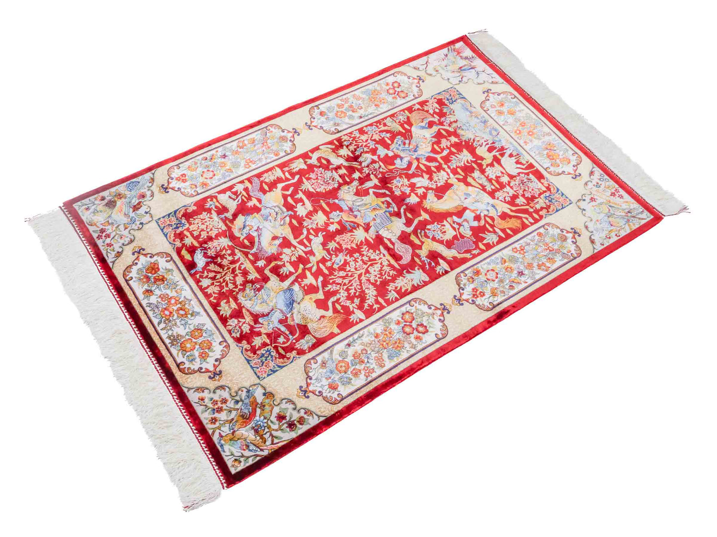 Ghom Maschinenteppich "Fariborz" 120 x 80 cm aus pflanzlicher Seide (Viskose) mit Jagdmotiv, Rot-Beige. Teppichnummer: V25RB096H. Persian Luxury Collection by Khademi. Made in Iran / Persia – Vertrieb durch JUPITER Intl.