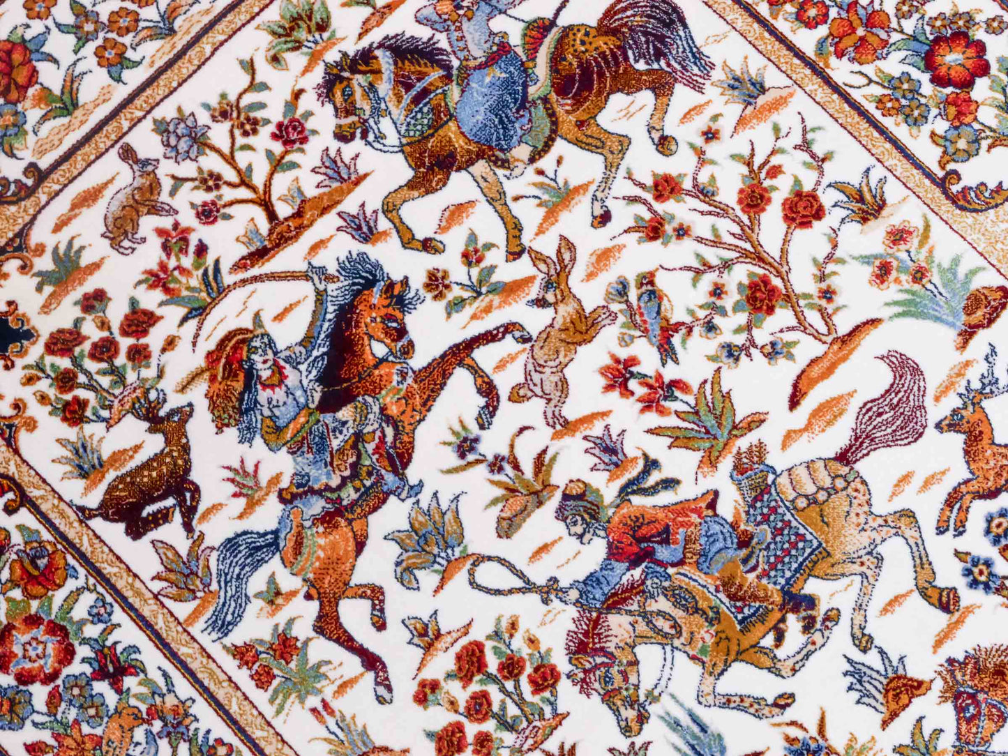 Ghom Maschinenteppich "Fariborz" 90 x 60 cm aus pflanzlicher Seide (Viskose) mit Jagdmotiv, Cremeweiß. Teppichnummer: V25CR054M. Persian Luxury Collection by Khademi. Made in Iran / Persia – Vertrieb durch JUPITER Intl.