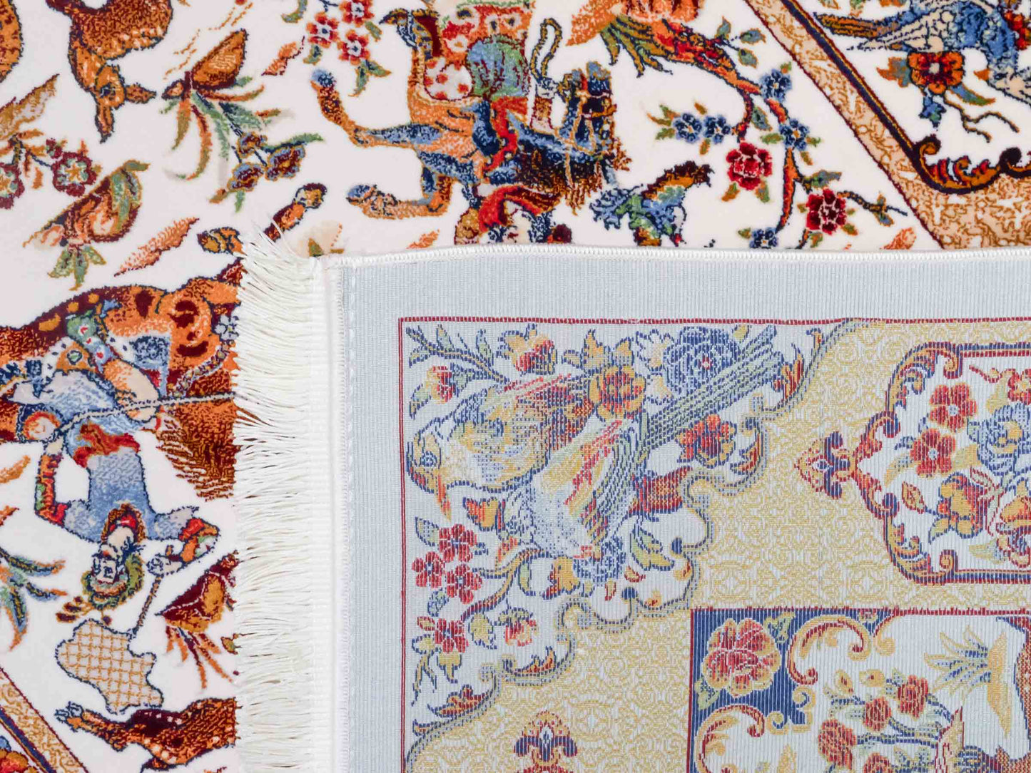 Ghom Maschinenteppich "Fariborz" 90 x 60 cm aus pflanzlicher Seide (Viskose) mit Jagdmotiv, Cremeweiß. Teppichnummer: V25CR054M. Persian Luxury Collection by Khademi. Made in Iran / Persia – Vertrieb durch JUPITER Intl.