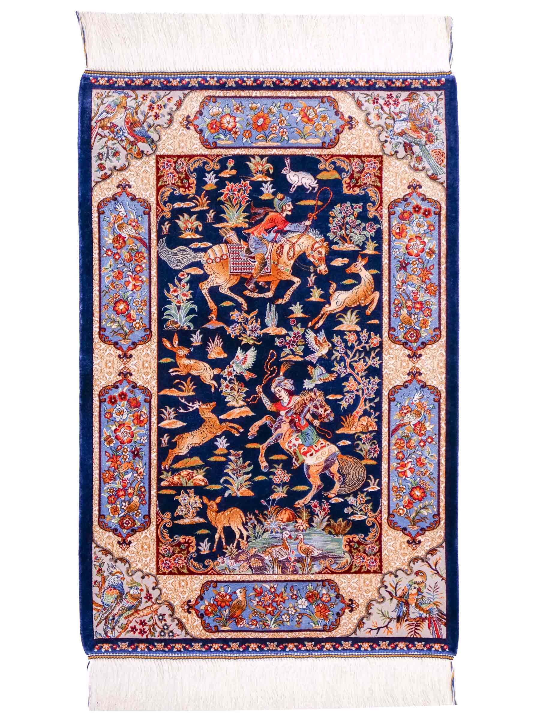 Ghom Maschinenteppich "Fariborz" 90 x 60 cm aus pflanzlicher Seide (Viskose) mit Jagdmotiv, Navy-Blau. Teppichnummer: V25NY054H. Persian Luxury Collection by Khademi. Made in Iran / Persia – Vertrieb durch JUPITER Intl.