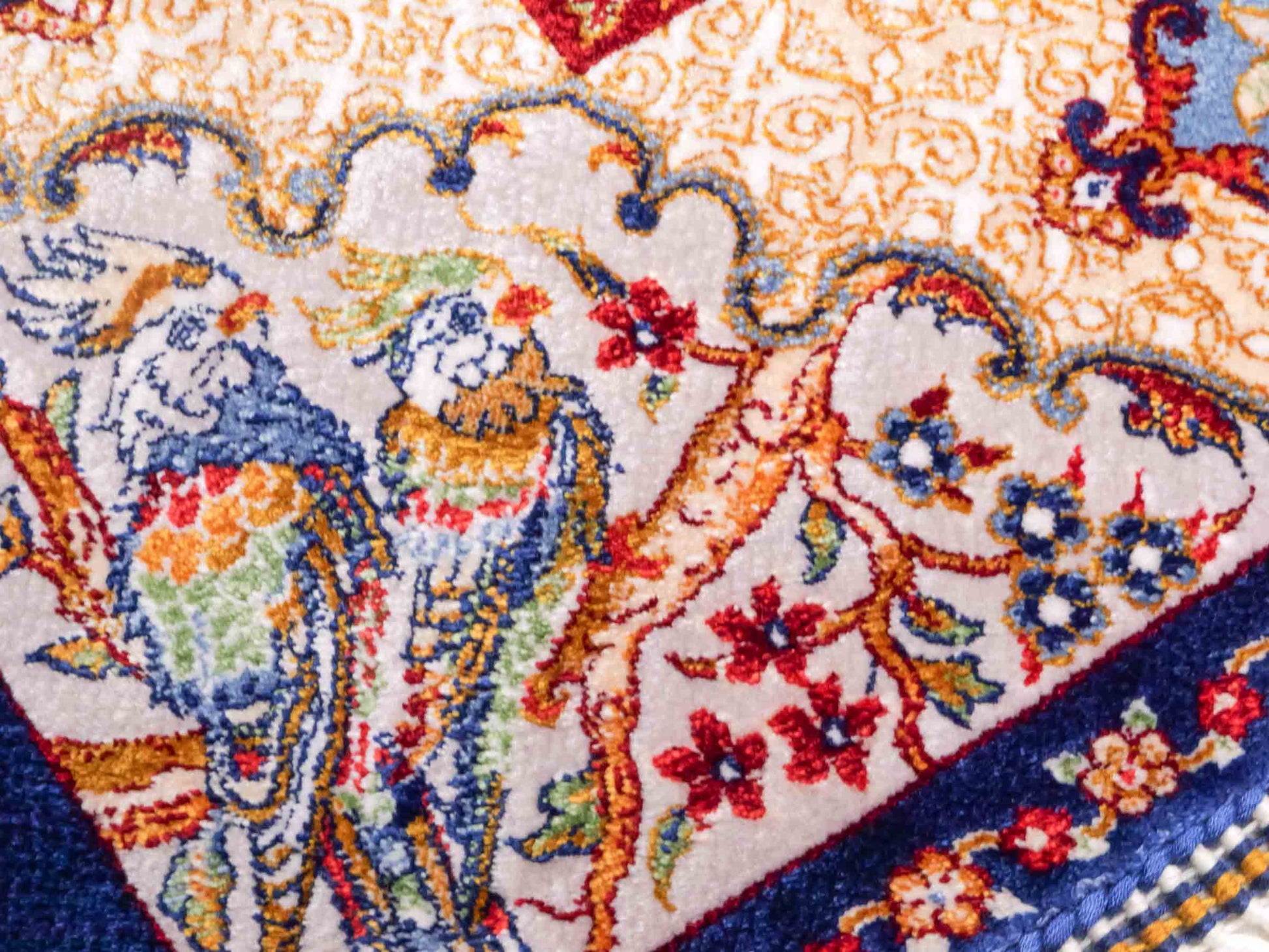 Ghom Maschinenteppich "Fariborz" 90 x 60 cm aus pflanzlicher Seide (Viskose) mit Jagdmotiv, Navy-Blau. Teppichnummer: V25NY054H. Persian Luxury Collection by Khademi. Made in Iran / Persia – Vertrieb durch JUPITER Intl.