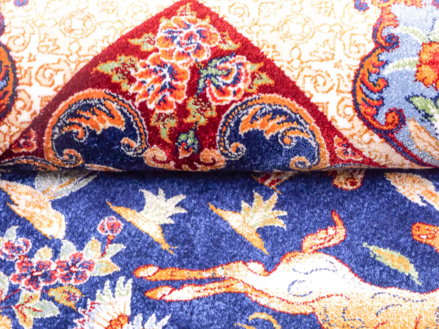 Ghom Maschinenteppich "Fariborz" 90 x 60 cm aus pflanzlicher Seide (Viskose) mit Jagdmotiv, Navy-Blau. Teppichnummer: V25NY054H. Persian Luxury Collection by Khademi. Made in Iran / Persia – Vertrieb durch JUPITER Intl.
