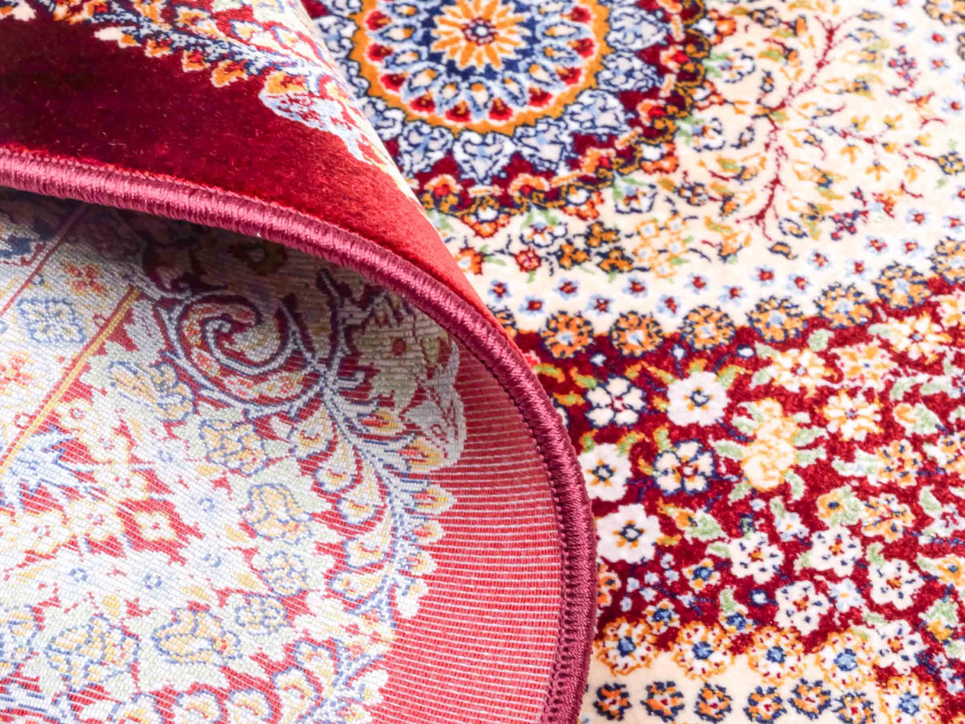 Ghom Maschinenteppich "Farr" 90 x 60 cm aus pflanzlicher Seide (Viskose) mit Medaillon, Rot. Teppichnummer: V27RD054M. Persian Luxury Collection by Khademi. Made in Iran / Persia – Vertrieb durch JUPITER Intl.