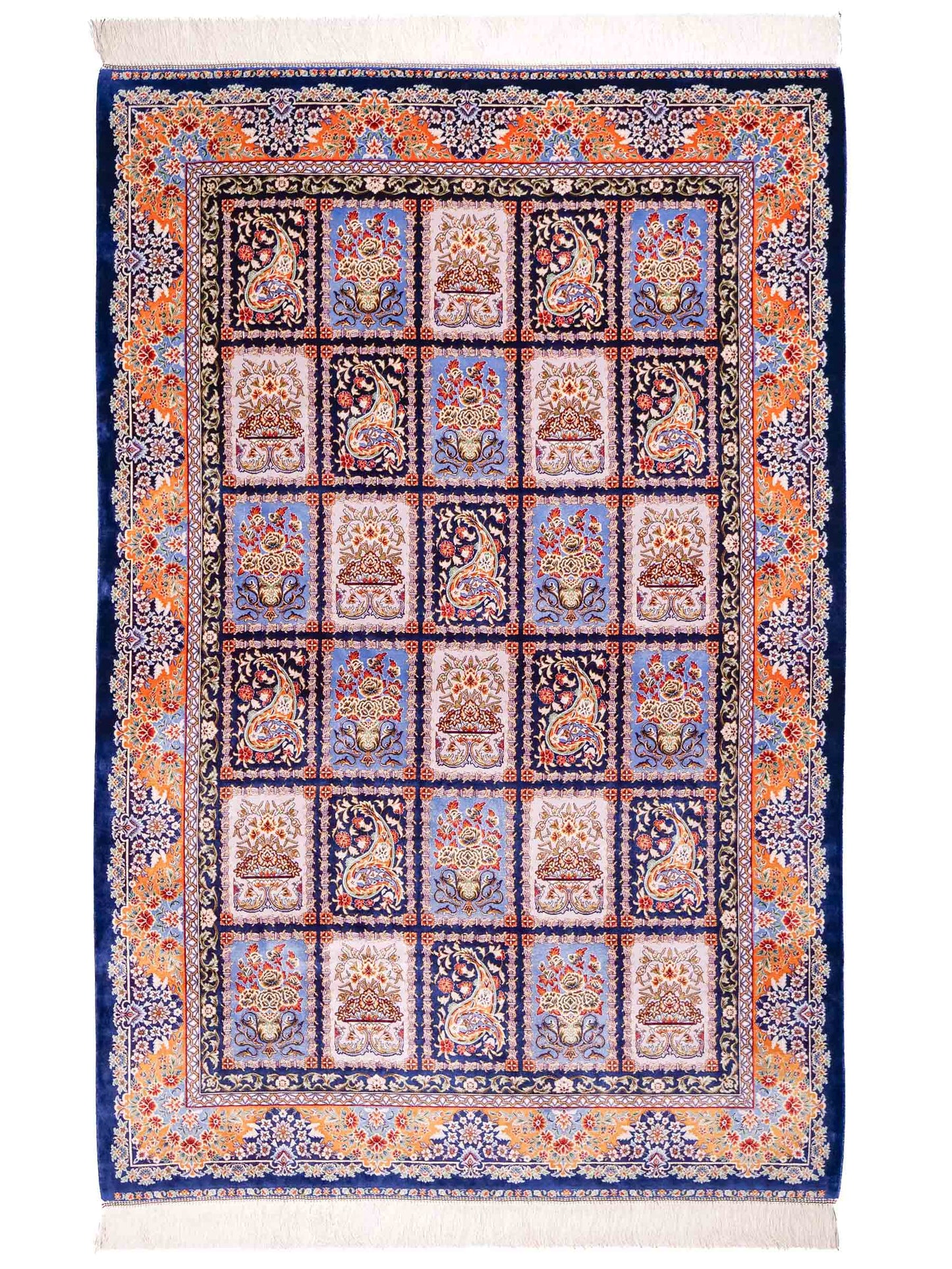 Ghom Maschinenteppich "Ferdowsi" 180 x 120 cm aus pflanzlicher Seide (Viskose) mit Feldmuster, Navy-Blau. Teppichnummer: V30NY216H. Persian Luxury Collection by Khademi. Made in Iran / Persia – Vertrieb durch JUPITER Intl.