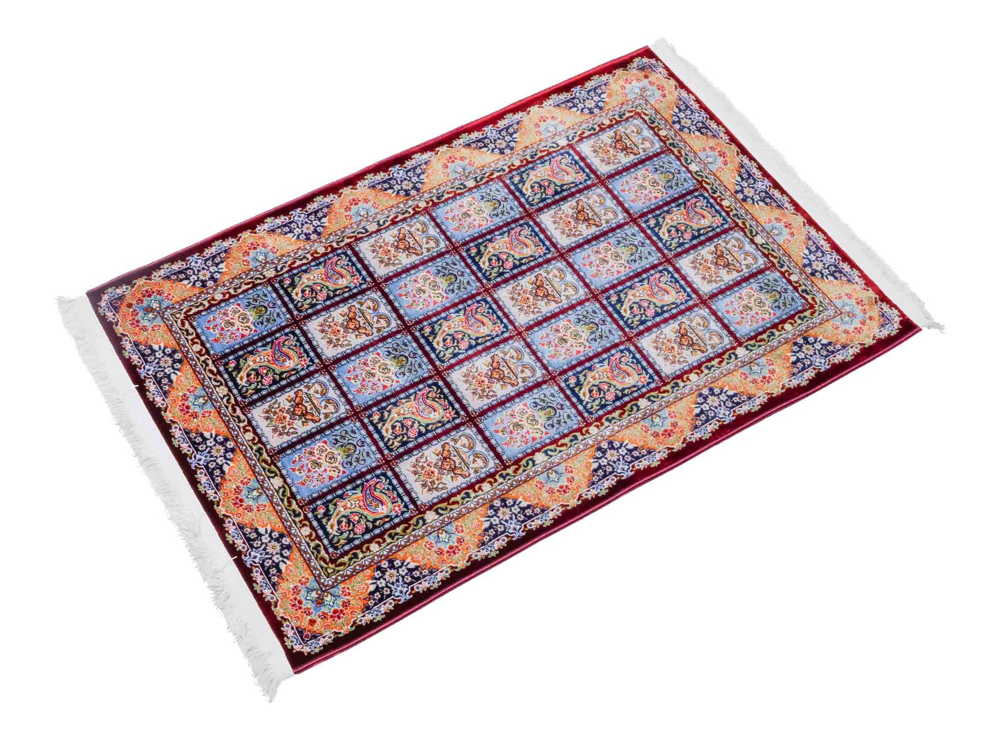 Ghom Maschinenteppich "Ferdowsi" 90 x 60 cm aus pflanzlicher Seide (Viskose) mit Feldmuster, Rot. Teppichnummer: V30RD054M. Persian Luxury Collection by Khademi. Made in Iran / Persia – Vertrieb durch JUPITER Intl.