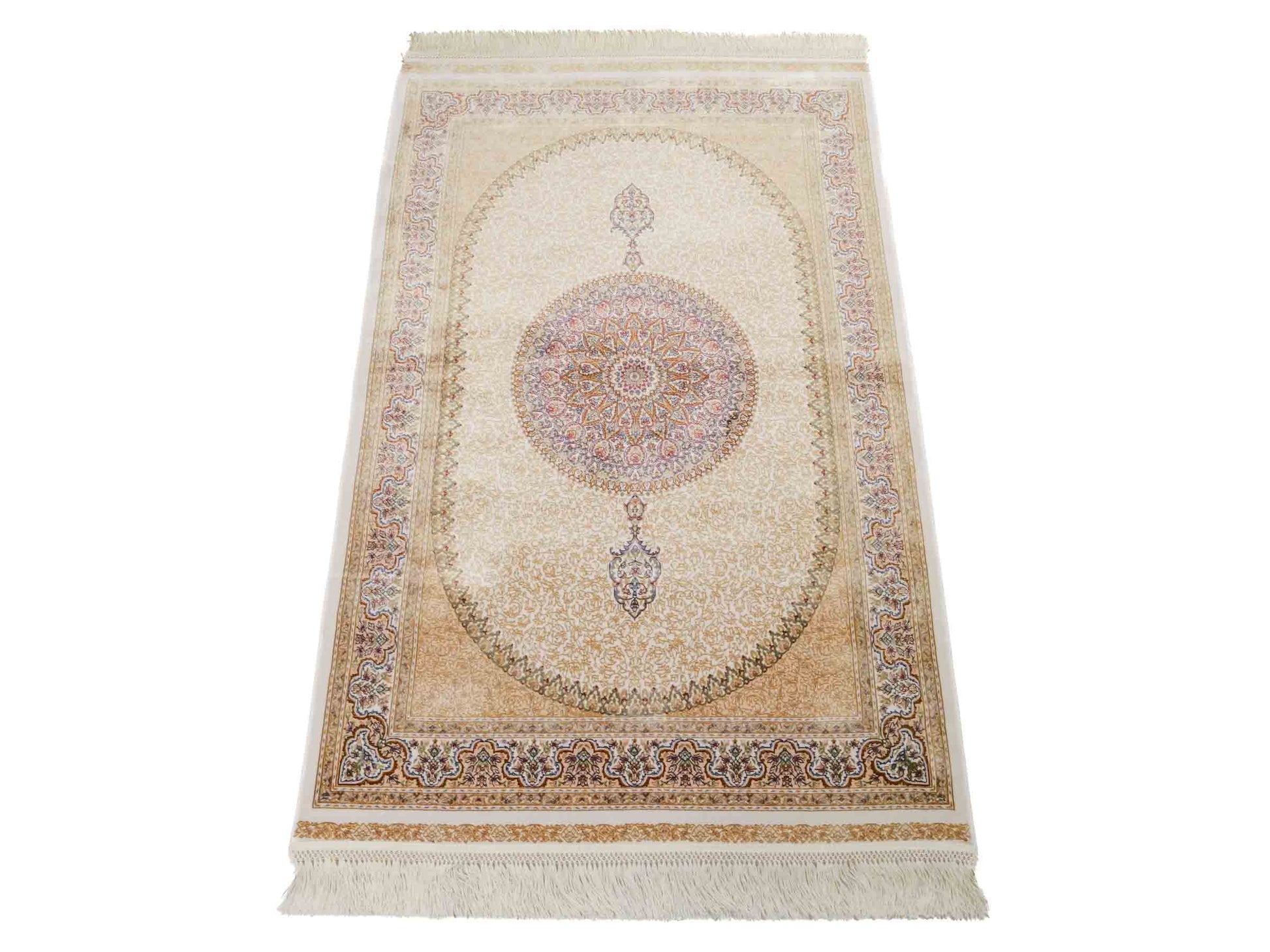 Ghom Maschinenteppich "Fereydun" 120 x 80 cm aus pflanzlicher Seide (Viskose) mit Medaillon, Cremeweiß. Teppichnummer: V28CR096M. Persian Luxury Collection by Khademi. Made in Iran / Persia – Vertrieb durch JUPITER Intl.