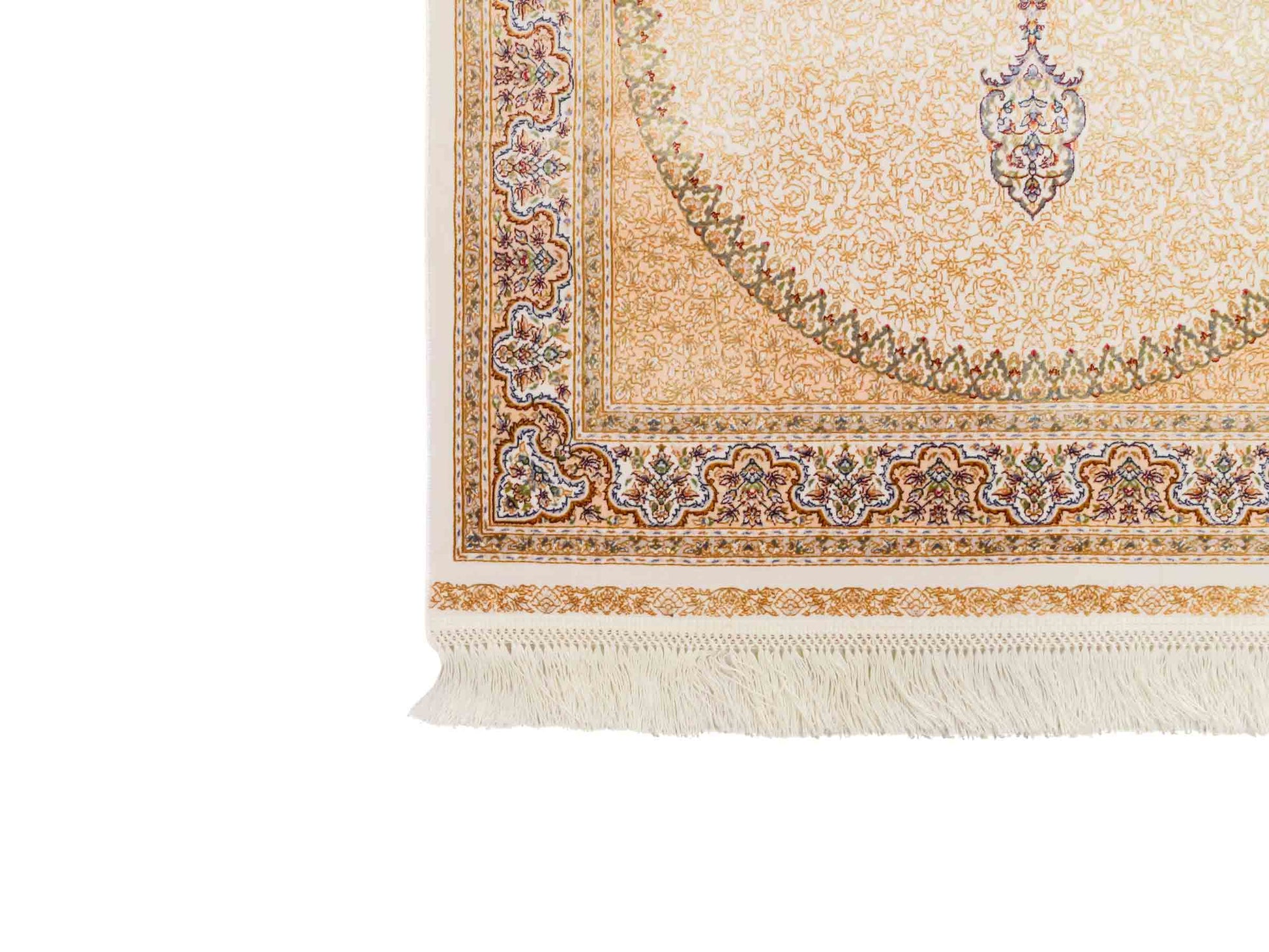 Ghom Maschinenteppich "Fereydun" 120 x 80 cm aus pflanzlicher Seide (Viskose) mit Medaillon, Cremeweiß. Teppichnummer: V28CR096M. Persian Luxury Collection by Khademi. Made in Iran / Persia – Vertrieb durch JUPITER Intl.