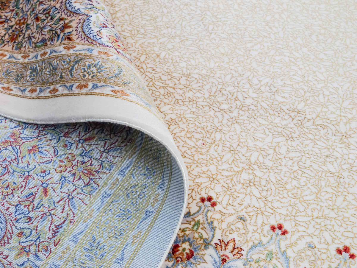 Ghom Maschinenteppich "Fereydun" 300 x 200 cm, mit Medaillon, aus pflanzlicher Seide (Viskose), Cremeweiß-Gold. Teppichnummer: V28CR600H. Persian Luxury Collection by Khademi. Made in Iran / Persia – Vertrieb durch JUPITER Intl.