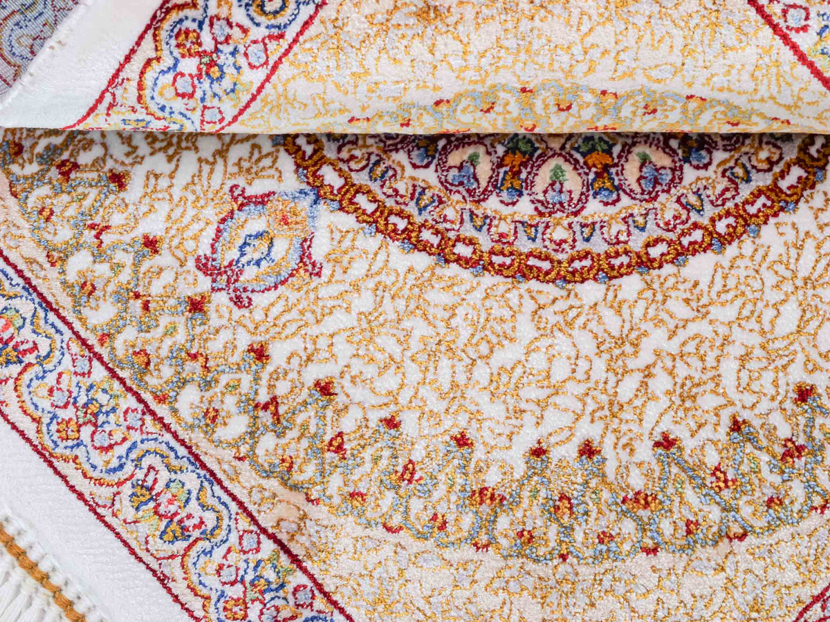 Ghom Maschinenteppich "Fereydun" 40 x 40 cm, mit Medaillon, Cremeweiß, aus pflanzlicher Seide (Viskose), Hand-Finished. Teppichnummer: V28CR016H. Persian Luxury Collection by Khademi. Made in Iran / Persia – Vertrieb durch JUPITER Intl.