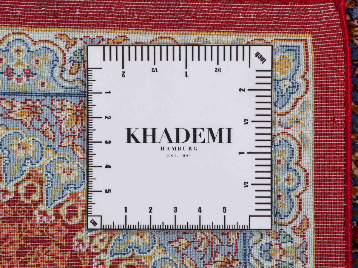 Ghom Maschinenteppich "Fereydun" 40 x 40 cm, mit Medaillon, Rot-Orange, aus pflanzlicher Seide (Viskose), Hand-Finished. Teppichnummer: V28RD016H. Persian Luxury Collection by Khademi. Made in Iran / Persia – Vertrieb durch JUPITER Intl.