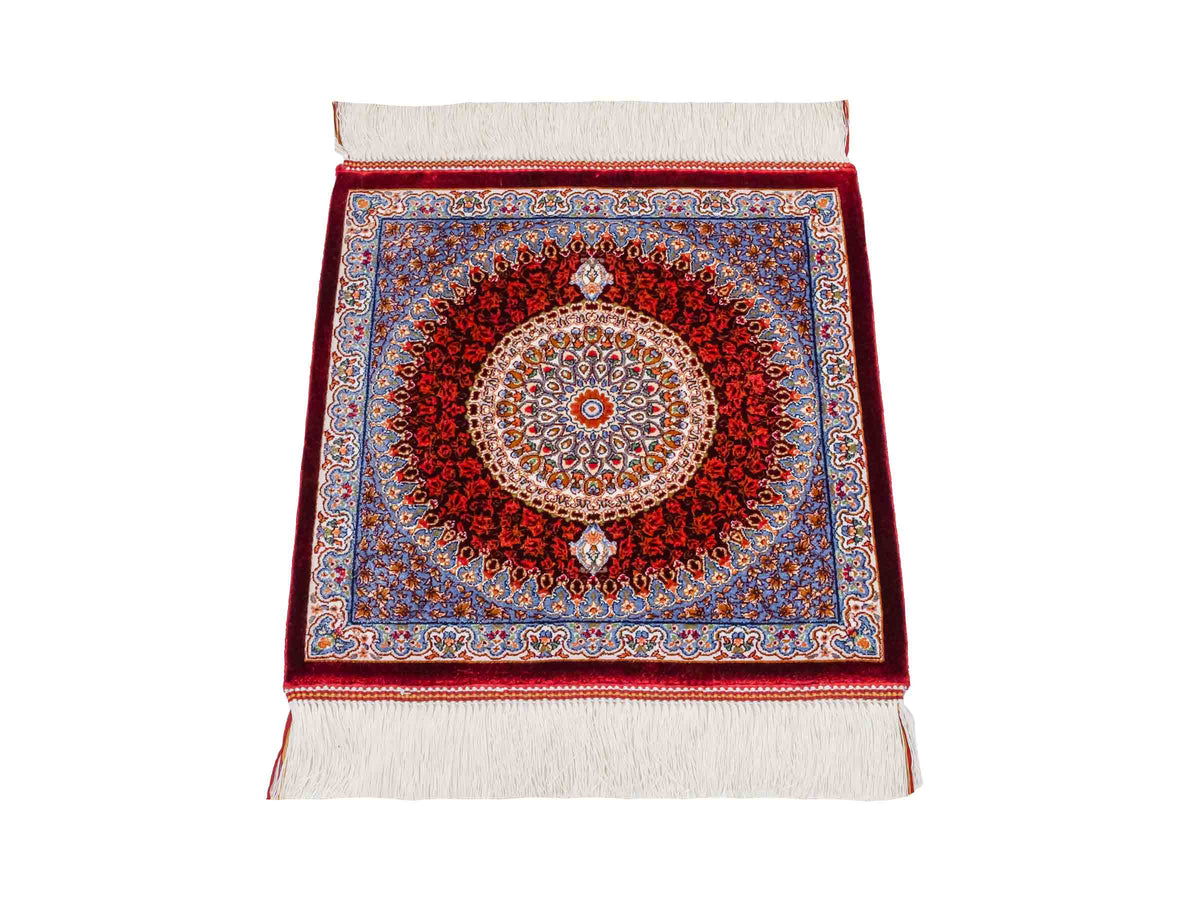 Ghom Maschinenteppich "Fereydun" 40 x 40 cm, mit Medaillon, Rot-Orange, aus pflanzlicher Seide (Viskose), Hand-Finished. Teppichnummer: V28RD016H. Persian Luxury Collection by Khademi. Made in Iran / Persia – Vertrieb durch JUPITER Intl.