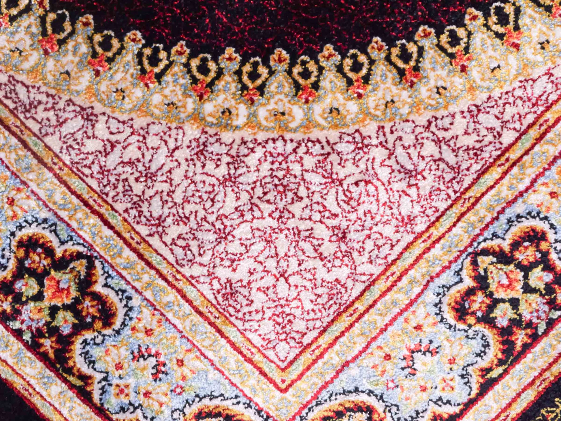 Ghom Maschinenteppich "Firuz" 90 x 60 cm aus pflanzlicher Seide (Viskose) mit Medaillon, Schwarz. Teppichnummer: V31BK054H. Persian Luxury Collection by Khademi. Made in Iran / Persia – Vertrieb durch JUPITER Intl.