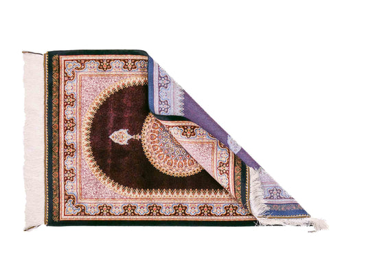 Ghom Maschinenteppich "Firuz" 90 x 60 cm aus pflanzlicher Seide (Viskose) mit Medaillon, Schwarz. Teppichnummer: V31BK054H. Persian Luxury Collection by Khademi. Made in Iran / Persia – Vertrieb durch JUPITER Intl.