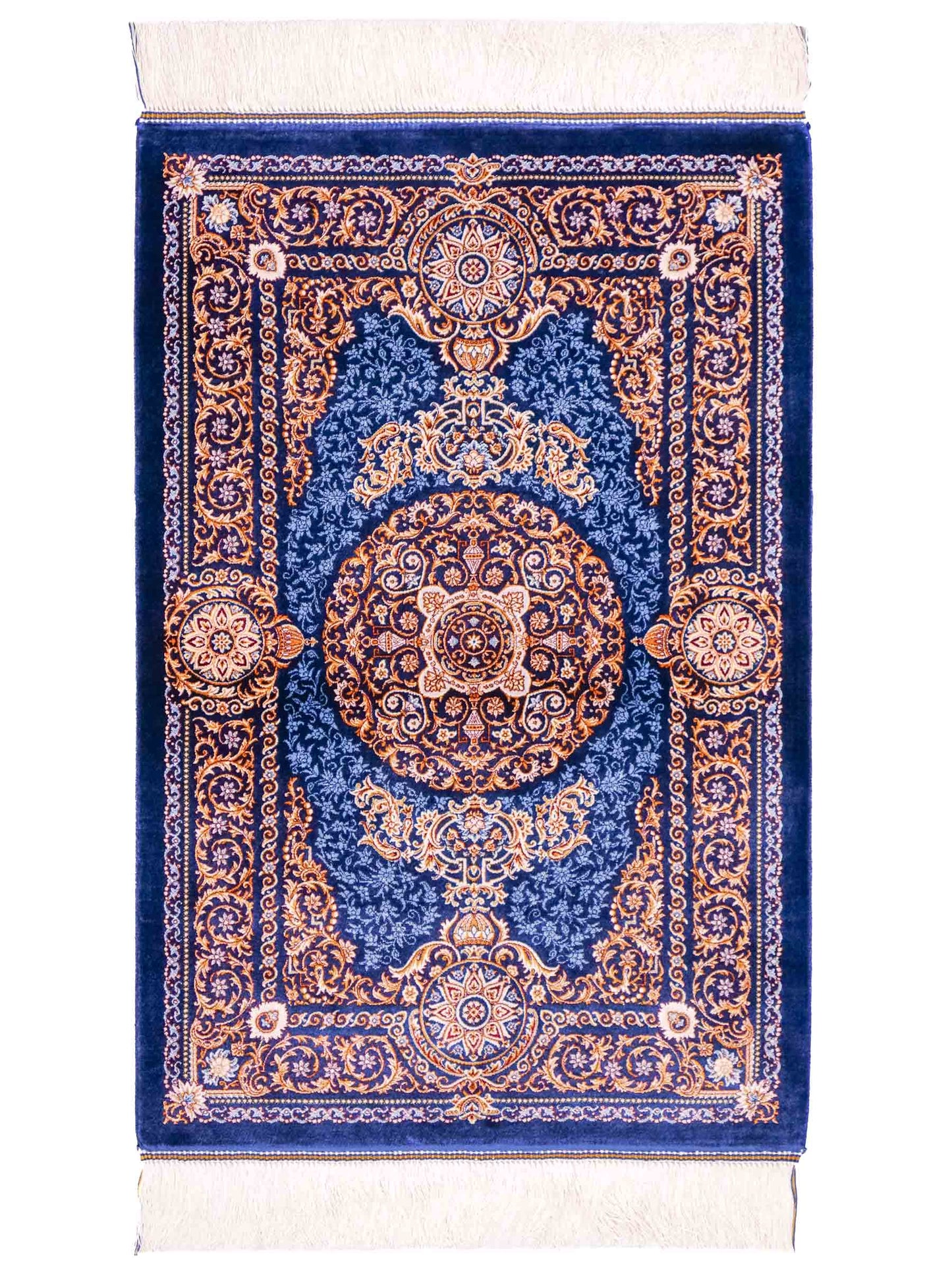 Ghom Maschinenteppich "Firuzan" 90 x 60 cm aus pflanzlicher Seide (Viskose) mit Medaillon, Navy-Blau. Teppichnummer: V36NY054H. Persian Luxury Collection by Khademi. Made in Iran / Persia – Vertrieb durch JUPITER Intl.