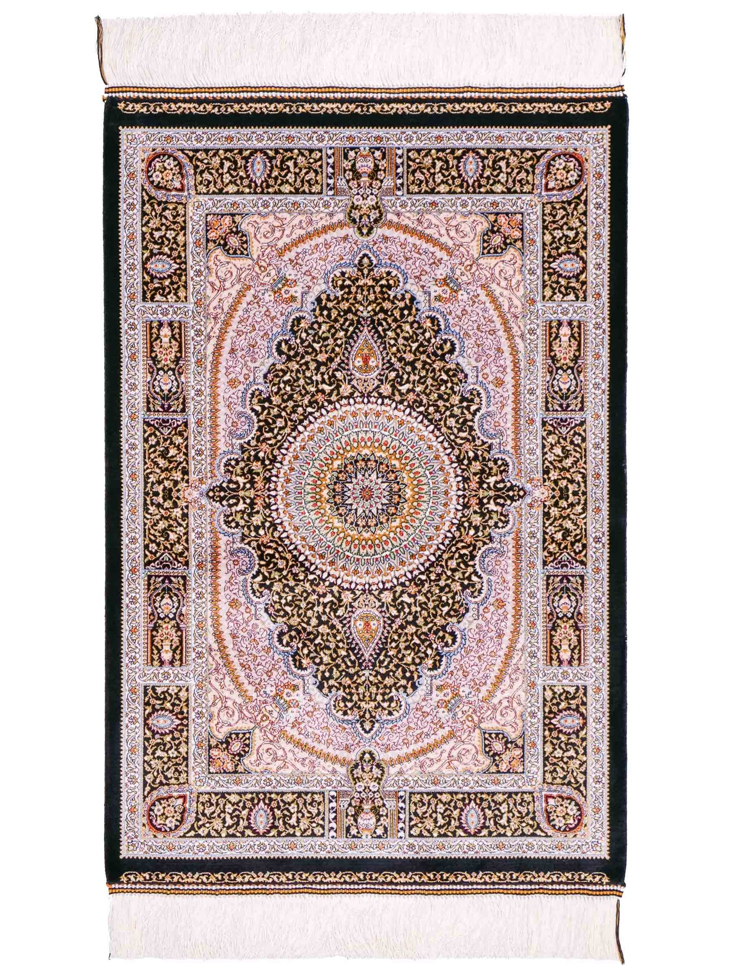 Ghom Maschinenteppich "Garshasp" 90 x 60 cm aus pflanzlicher Seide (Viskose) mit Medaillon, Schwarz. Teppichnummer: V38BK054H. Persian Luxury Collection by Khademi. Made in Iran / Persia – Vertrieb durch JUPITER Intl.