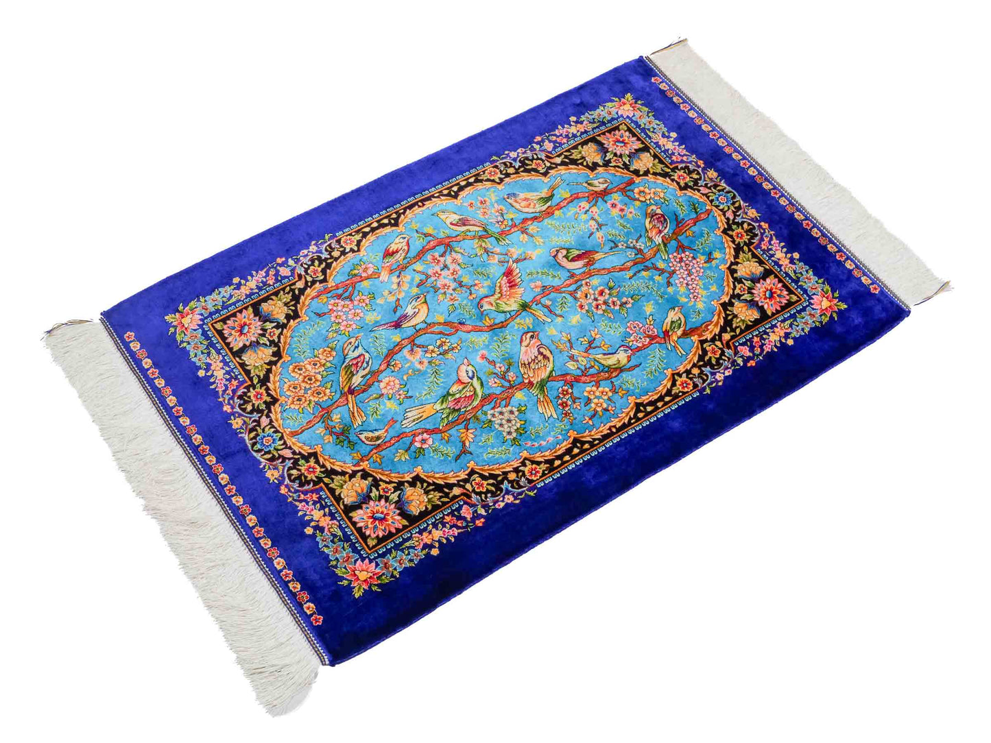Ghom Maschinenteppich "Garsivaz" 90 x 60 cm aus pflanzlicher Seide (Viskose) mit Bildmotiv, Marineblau, Blau. Teppichnummer: V51TB054H Persian Luxury Collection by Khademi. Made in Iran / Persia – Vertrieb durch JUPITER Intl.