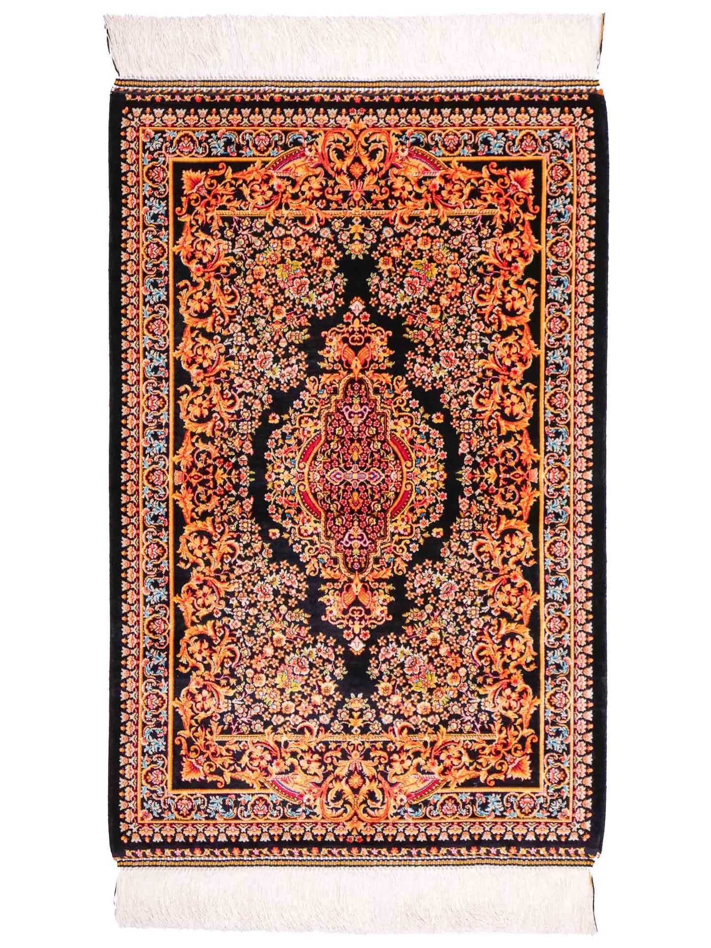 Ghom Maschinenteppich "Giv" 90 x 60 cm aus pflanzlicher Seide (Viskose) mit Medaillon, Schwarz-Gold. Teppichnummer: V42BK054H. Persian Luxury Collection by Khademi. Made in Iran / Persia – Vertrieb durch JUPITER Intl.