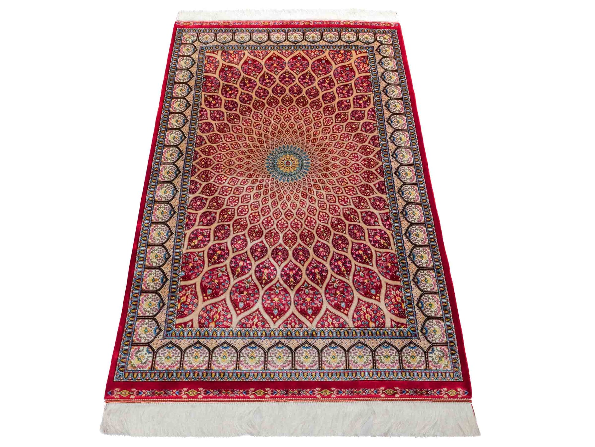 Ghom Maschinenteppich "Goshasp" 150 x 100 cm aus pflanzlicher Seide (Viskose) mit Gumbad-Medaillon, Rot. Teppichnummer: V40RD150H. Persian Luxury Collection by Khademi. Made in Iran / Persia – Vertrieb durch JUPITER Intl.