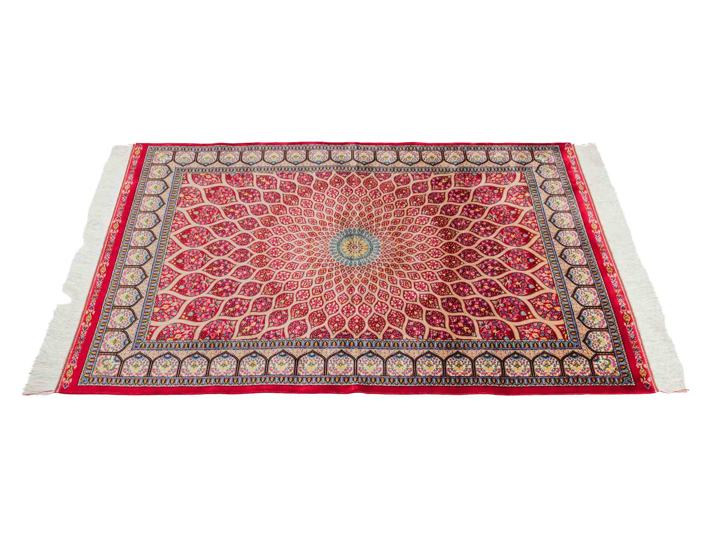 Ghom Maschinenteppich "Goshasp" 150 x 100 cm aus pflanzlicher Seide (Viskose) mit Gumbad-Medaillon, Rot. Teppichnummer: V40RD150H. Persian Luxury Collection by Khademi. Made in Iran / Persia – Vertrieb durch JUPITER Intl.