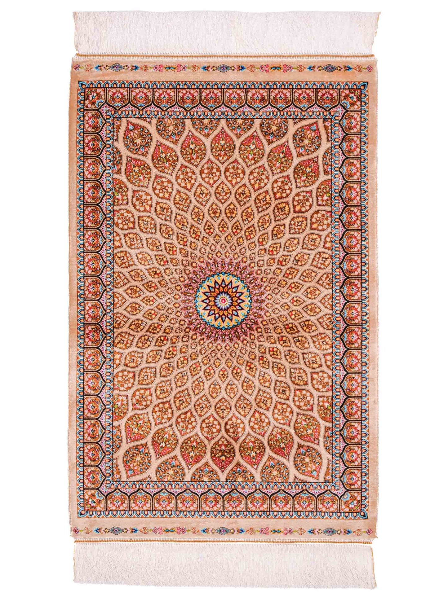 Ghom Maschinenteppich "Goshasp" 90 x 60 cm aus pflanzlicher Seide (Viskose) mit Gumbad-Medaillon, Beige. Teppichnummer: V40BG054H. Persian Luxury Collection by Khademi. Made in Iran / Persia – Vertrieb durch JUPITER Intl.