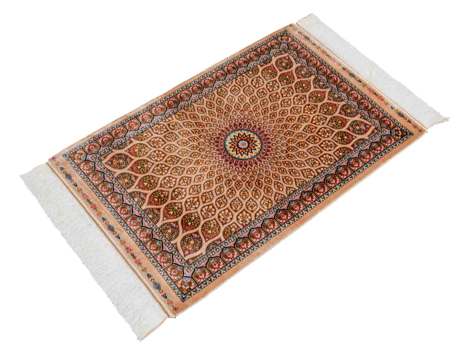 Ghom Maschinenteppich "Goshasp" 90 x 60 cm aus pflanzlicher Seide (Viskose) mit Gumbad-Medaillon, Beige. Teppichnummer: V40BG054H. Persian Luxury Collection by Khademi. Made in Iran / Persia – Vertrieb durch JUPITER Intl.